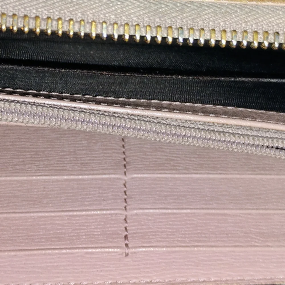 Gucci Beige Leather Zip Around Wallet